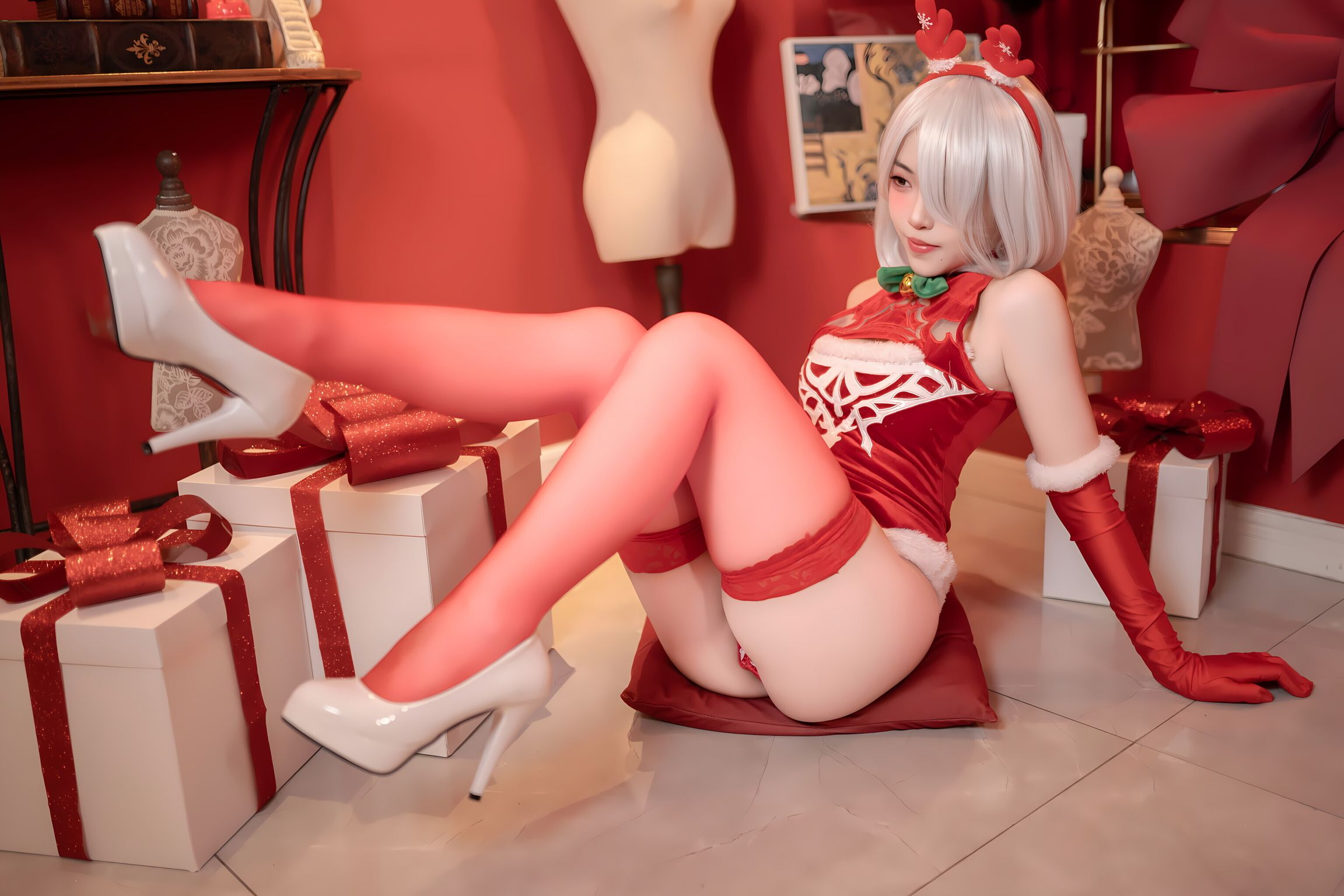 CoserBangni邦尼 圣诞尼尔 红裙御姐 132 photos - 72