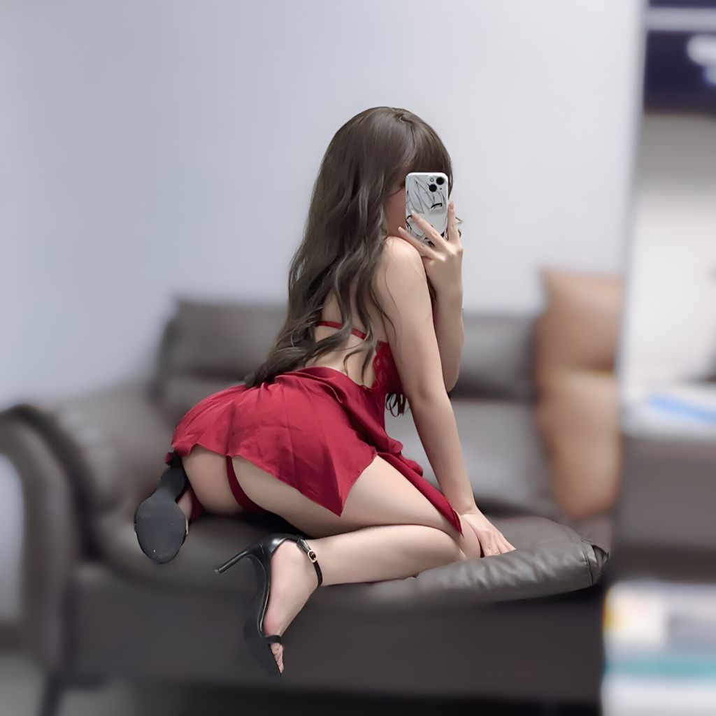 CoserBangni邦尼 圣诞尼尔 红裙御姐 132 photos - 112