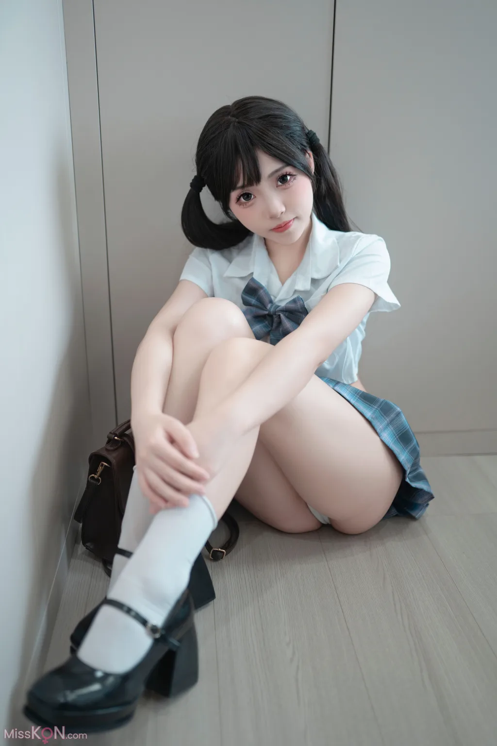 CoserBangni邦尼 家有妹妹 67 photos - 28