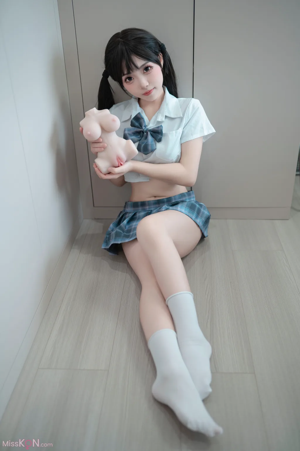 CoserBangni邦尼 家有妹妹 67 photos - 53