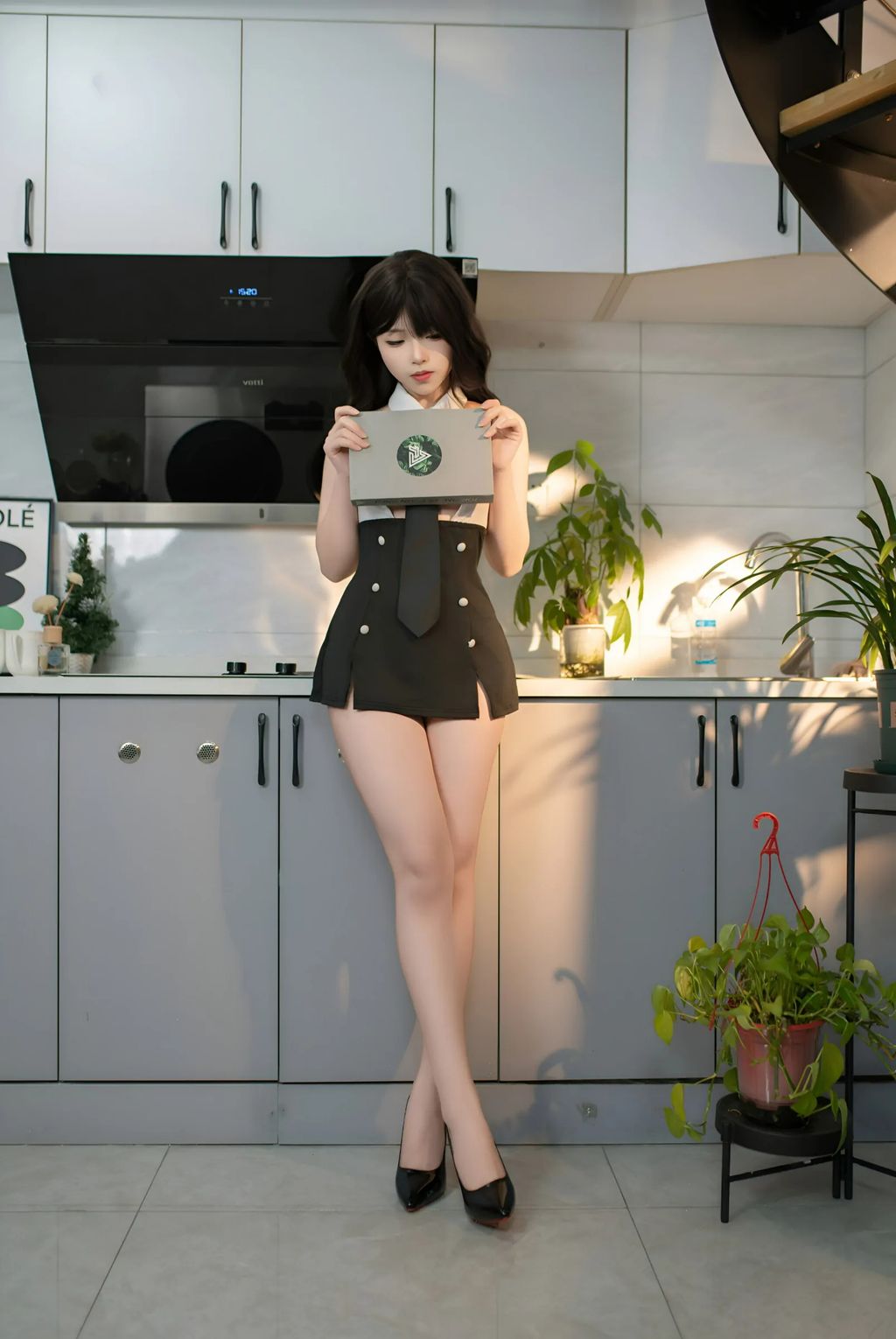 CoserBangni邦尼 小职员 81 photos - 8
