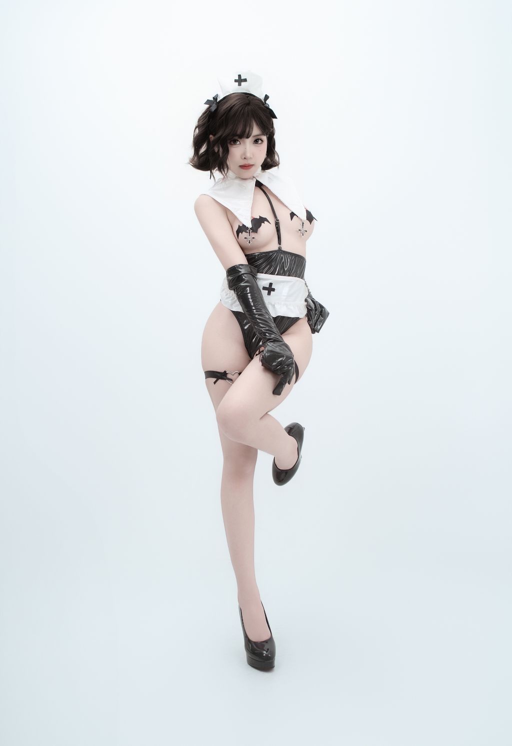 CoserBangni邦尼 武装修女 86 photos - 29