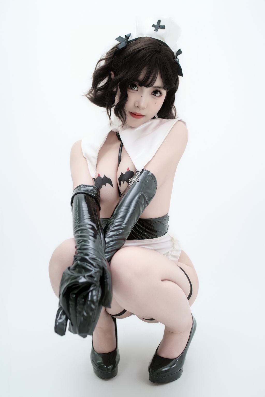 CoserBangni邦尼 武装修女 86 photos - 79