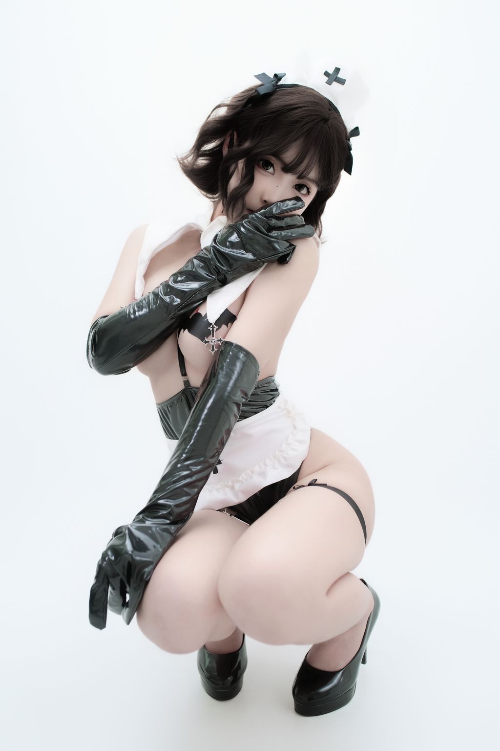 CoserBangni邦尼 武装修女 86 photos - 84