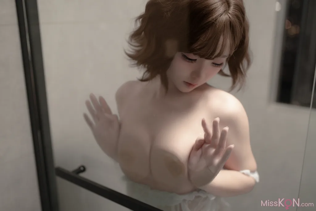 CoserBangni邦尼 湿身 84 photos - 64