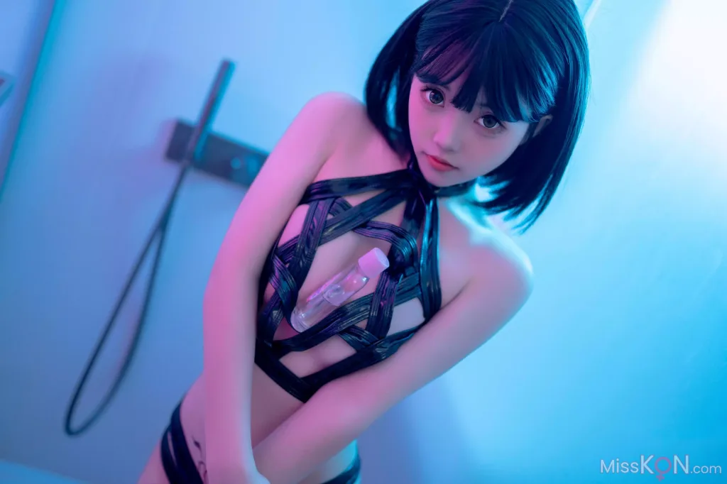 CoserBangni邦尼 漆皮六芒星 72 photos - 53