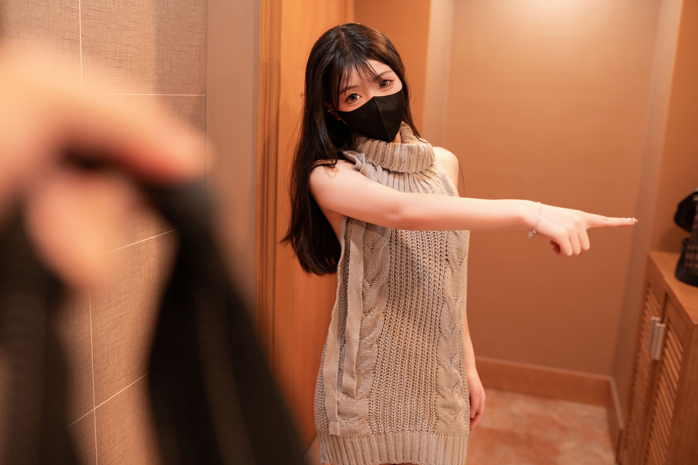 CoserBangni邦尼 灰色毛衣 85 photos - 29
