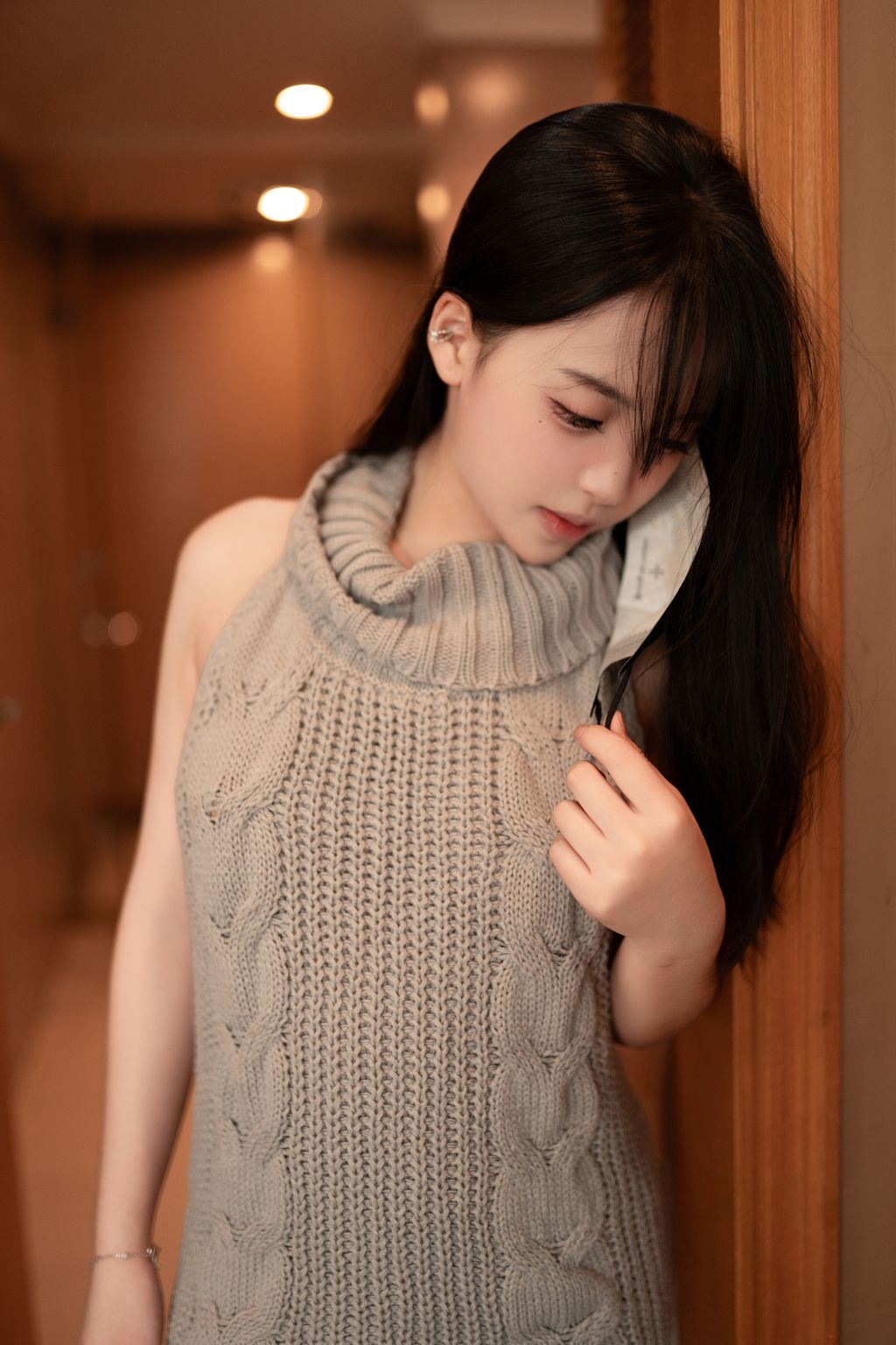 CoserBangni邦尼 灰色毛衣 85 photos - 83