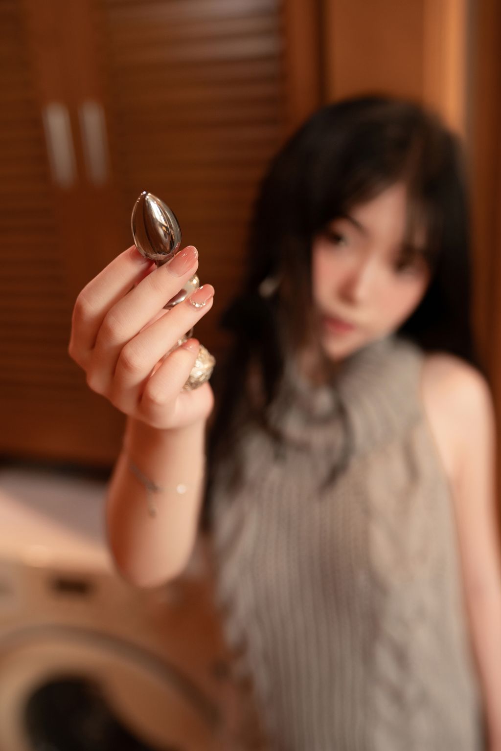 CoserBangni邦尼 灰色毛衣 85 photos - 85