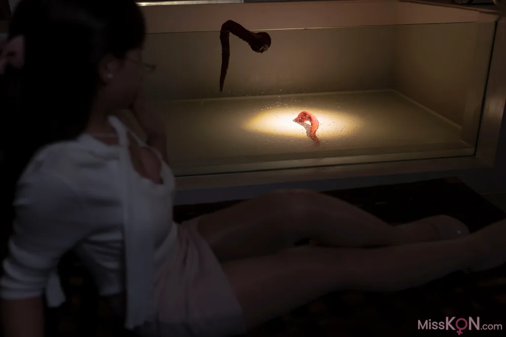 CoserBangni邦尼 触手来袭 97 photos - 19