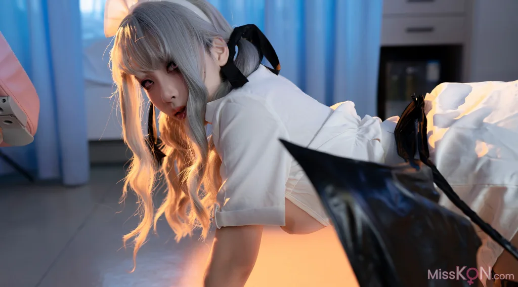 CoserBangni邦尼 魅魔护士 92 photos - 29