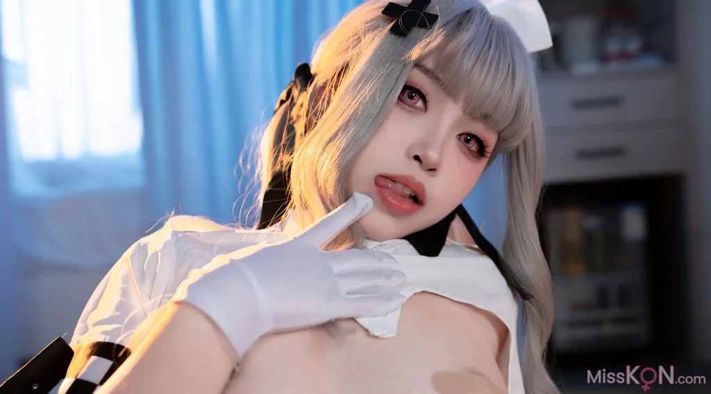 CoserBangni邦尼 魅魔护士 92 photos - 32