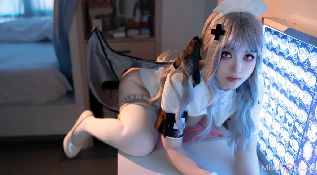 CoserBangni邦尼 魅魔护士 92 photos - 44