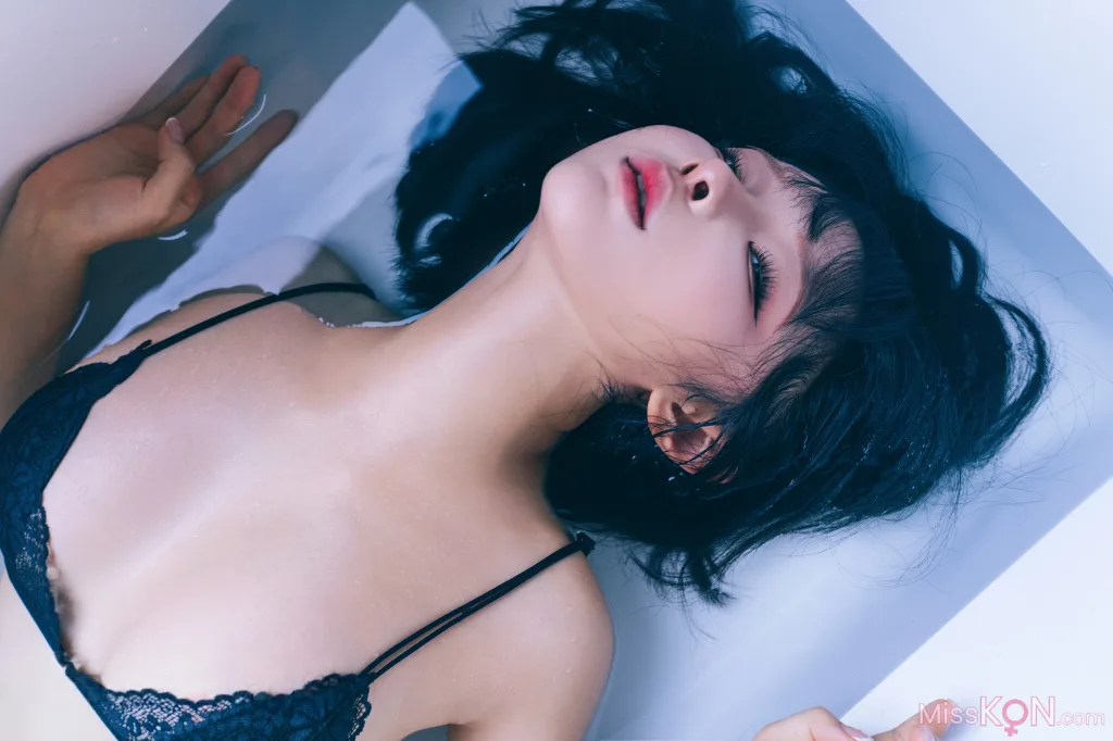 Coser蠢沫沫 chunmomo 凝视 57 photos - 54