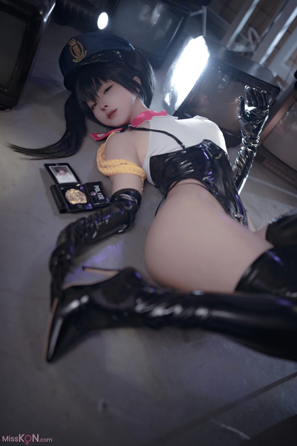Coser蠢沫沫 chunmomo 沙希女警 147 photos - 48