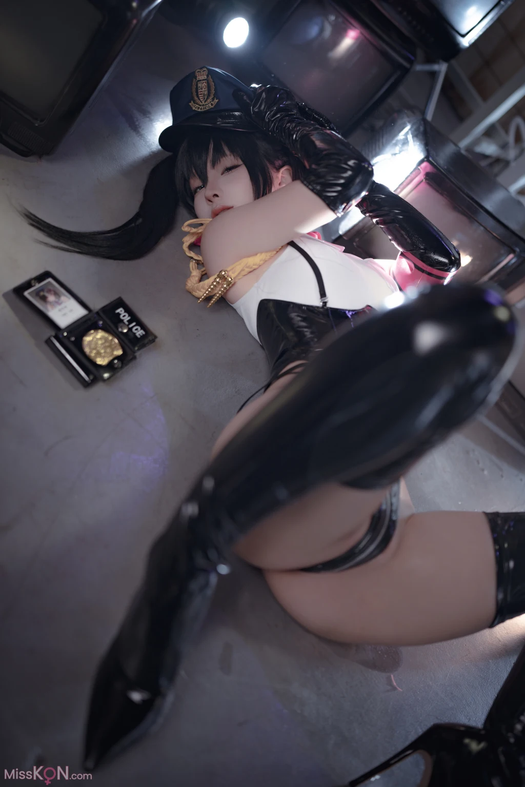 Coser蠢沫沫 chunmomo 沙希女警 147 photos - 50