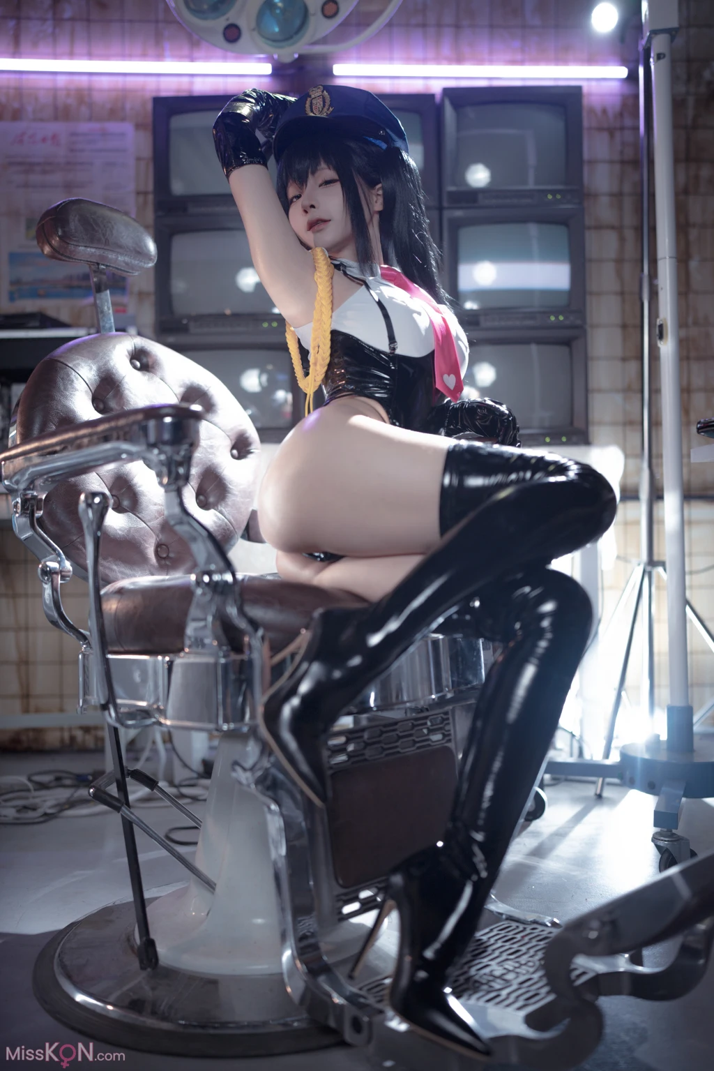 Coser蠢沫沫 chunmomo 沙希女警 147 photos - 53