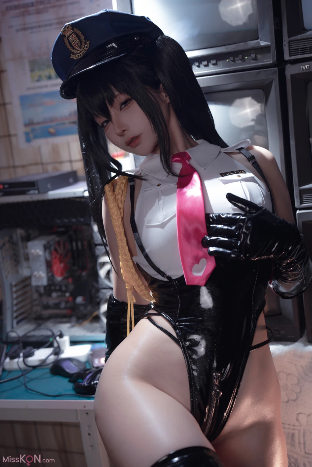 Coser蠢沫沫 chunmomo 沙希女警 147 photos - 66