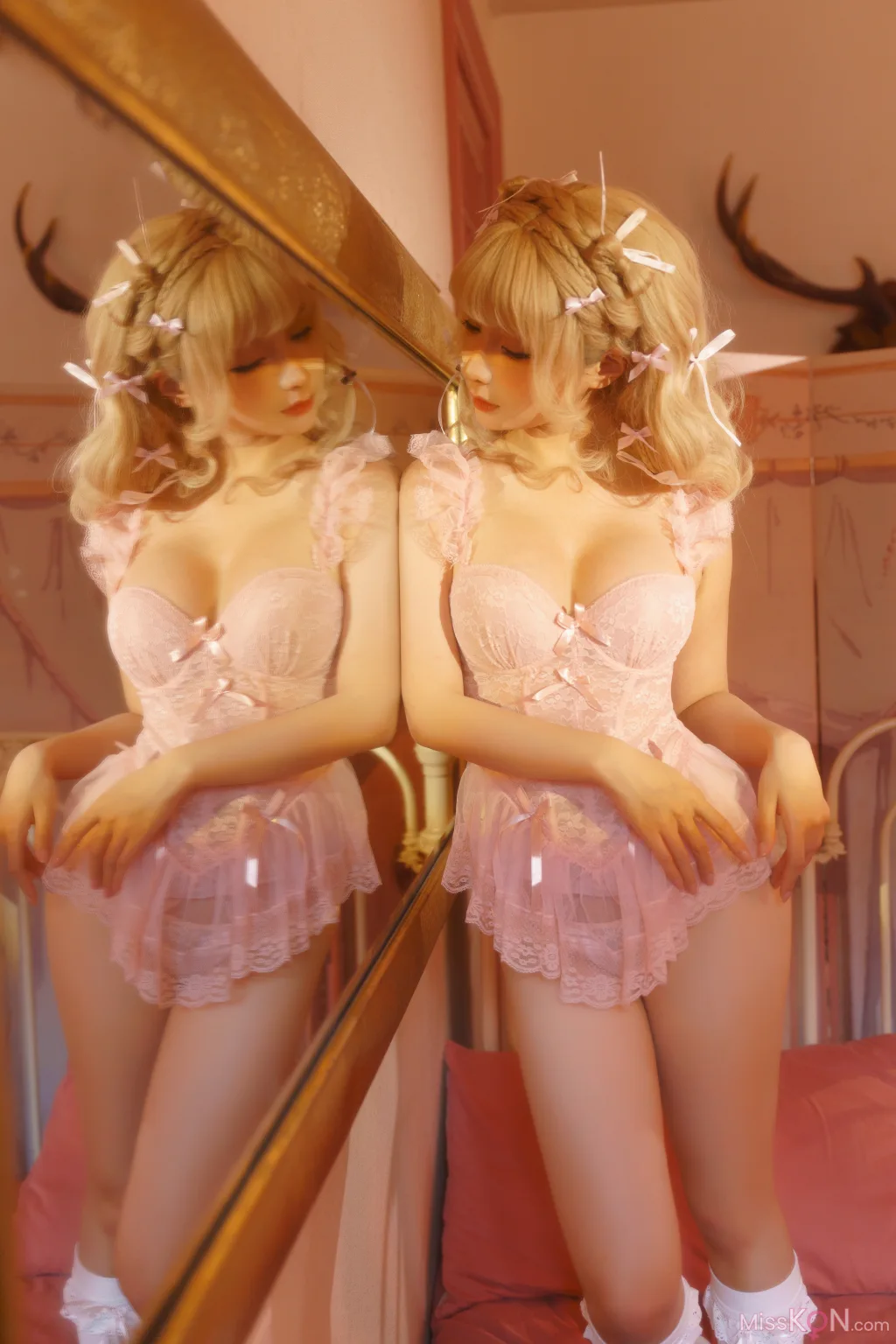 Coser蠢沫沫 chunmomo 金发蝴蝶结 94 photos - 5