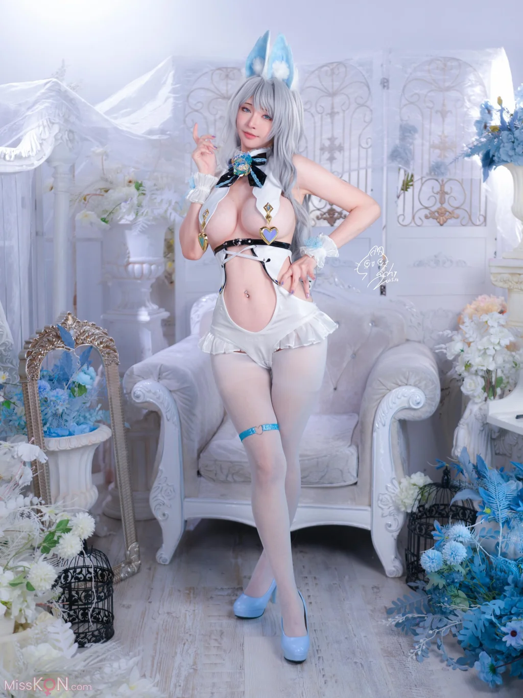 CoserMachi馬吉 White Rabbit 37 photos