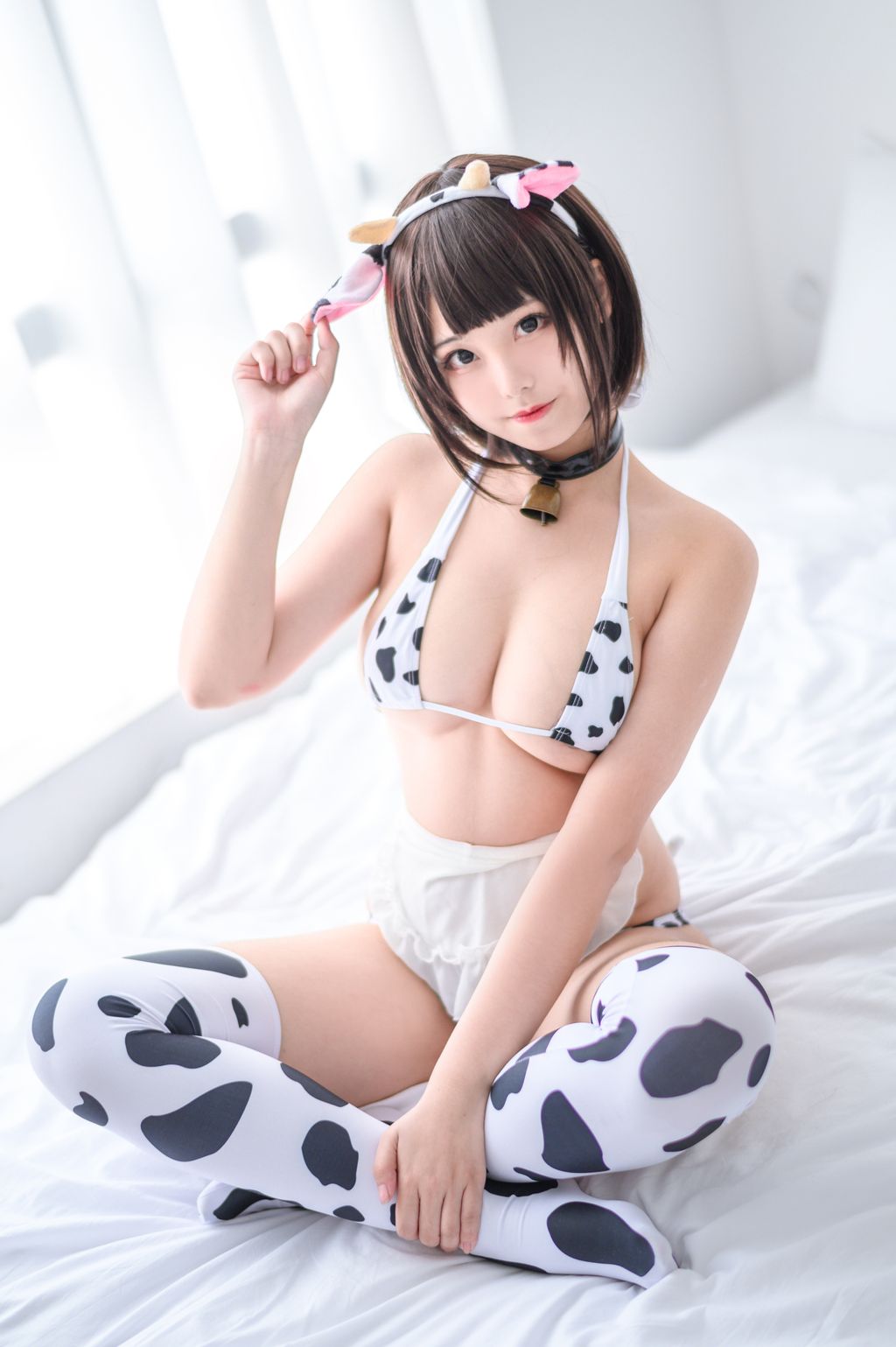 Coser  蜜汁 猫 裘 Vol024 32 photos