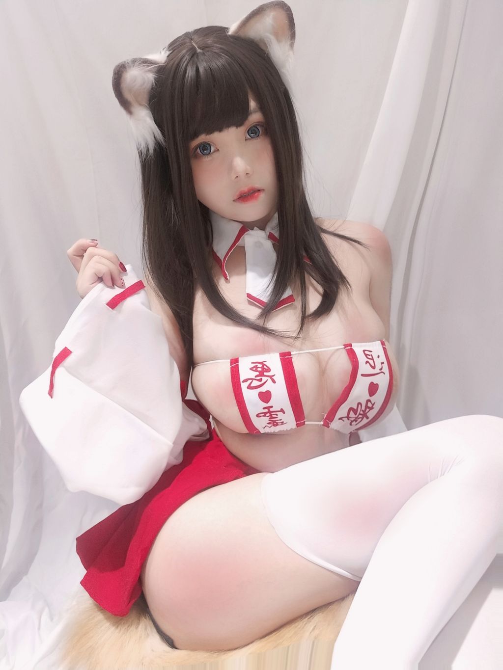 Coser  蜜汁 猫 裘 Vol033 22 photos - 22