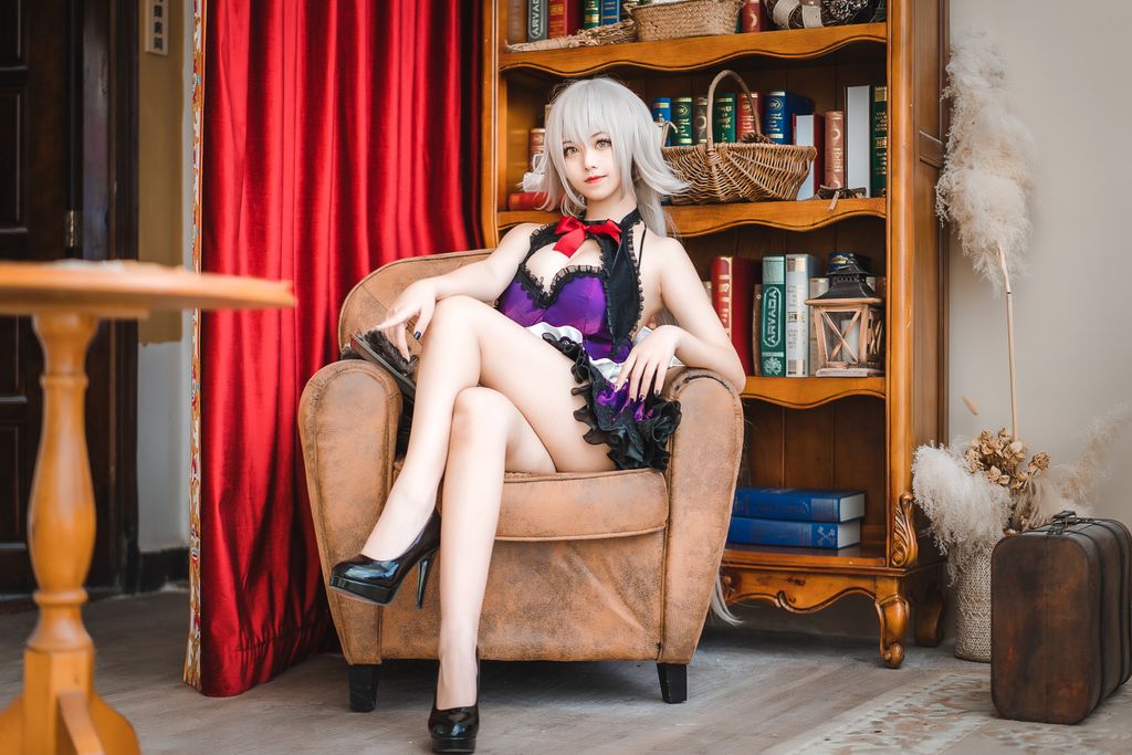 Coser  蜜汁 猫 裘 Vol046 贞德 女仆 40 photos - 2