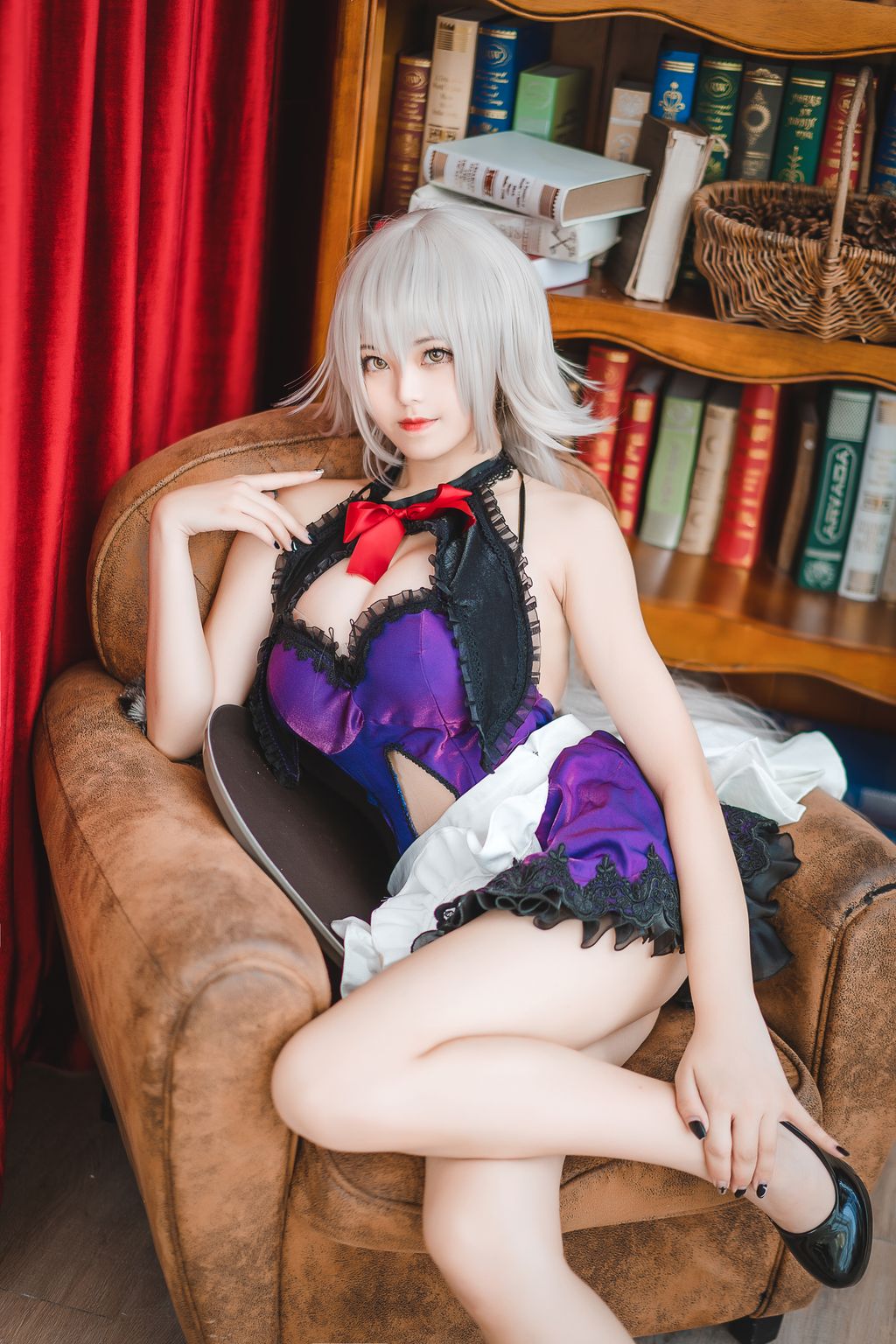 Coser  蜜汁 猫 裘 Vol046 贞德 女仆 40 photos - 5