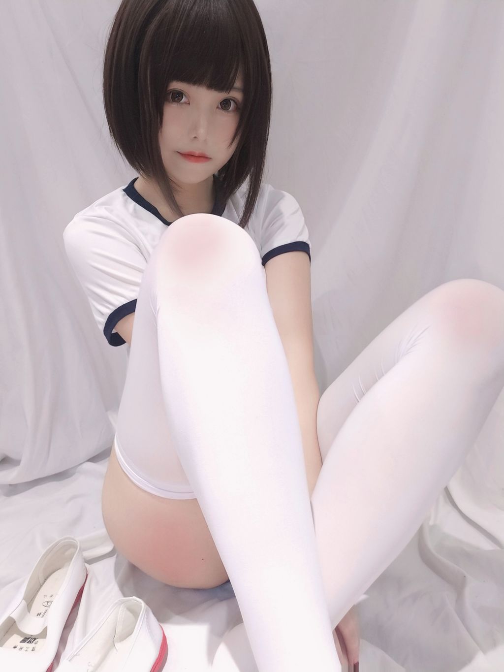 Coser  蜜汁 猫 裘 Vol052 JK 体操服 31 photos