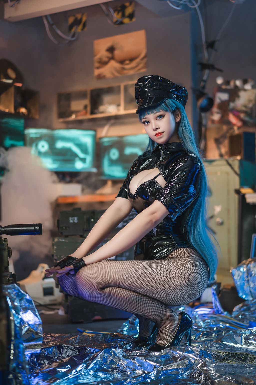 Coser  蜜汁 猫 裘 Vol057 女警 2 51 photos - 27