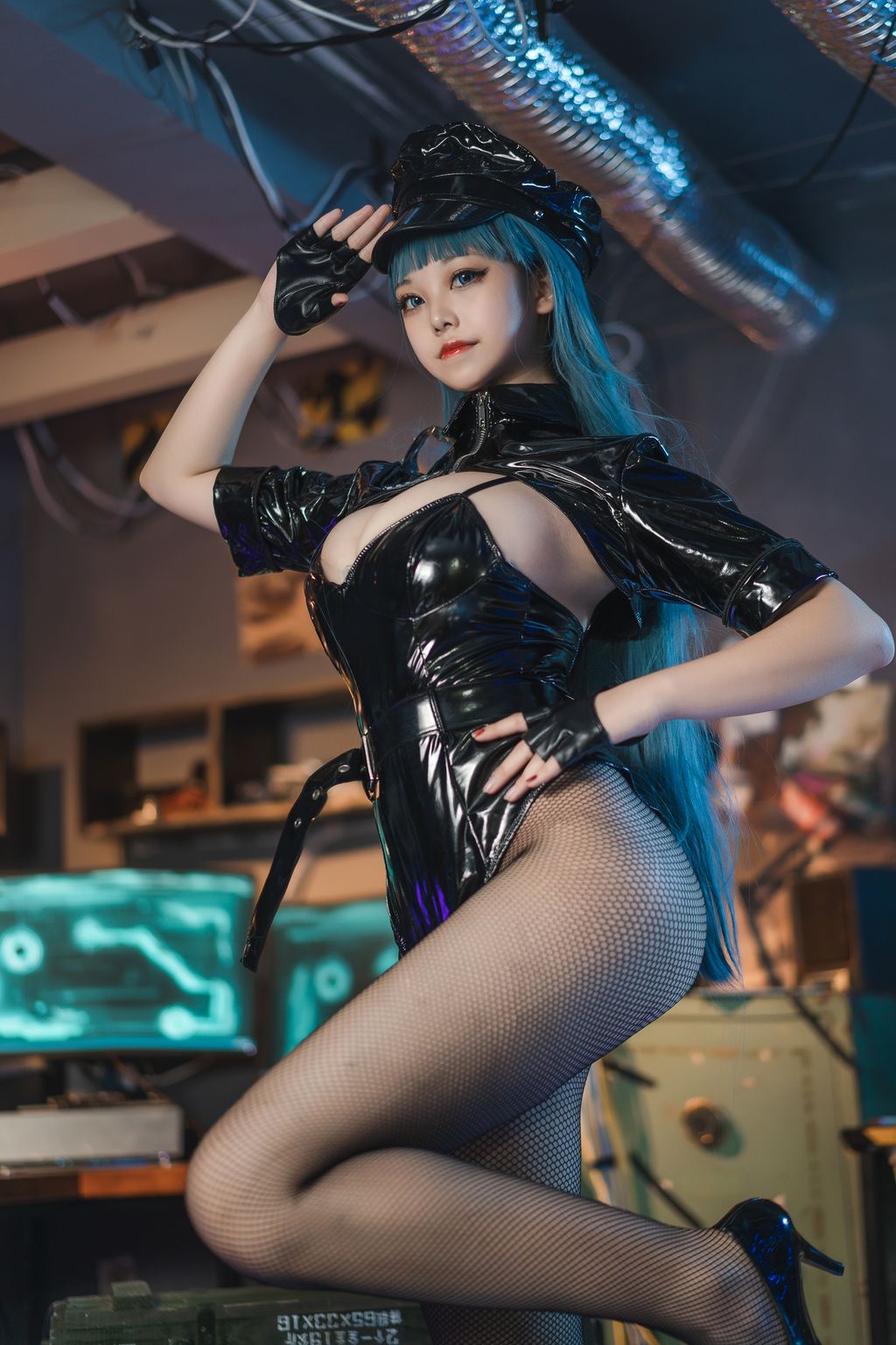 Coser  蜜汁 猫 裘 Vol057 女警 2 51 photos - 33