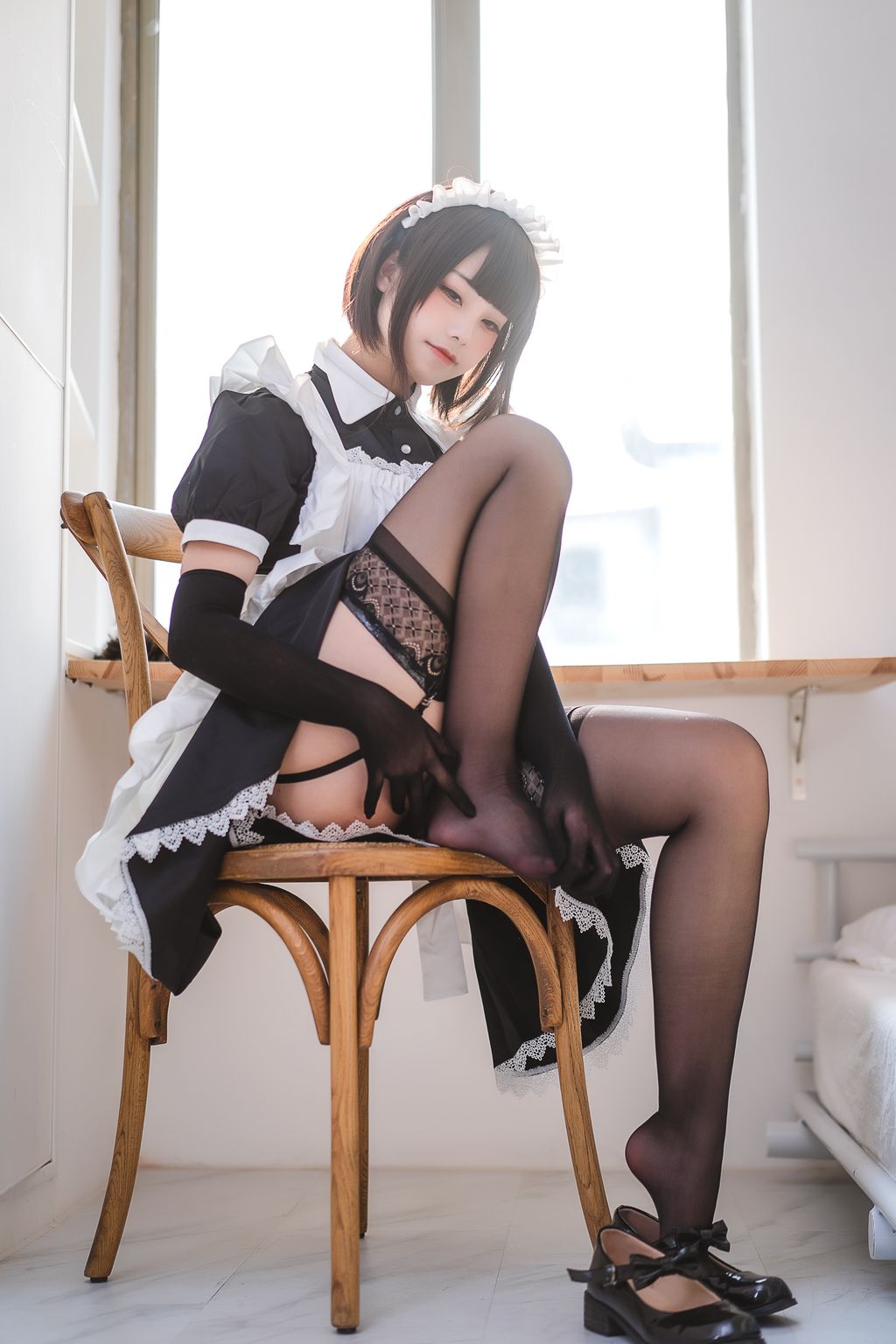 Coser  蜜汁 猫 裘 Vol059 民宿 女仆 50 photos - 24