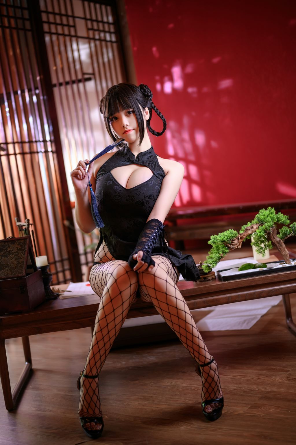 Coser  蜜汁 猫 裘 Vol059 魔女 旗袍 56 photos - 33