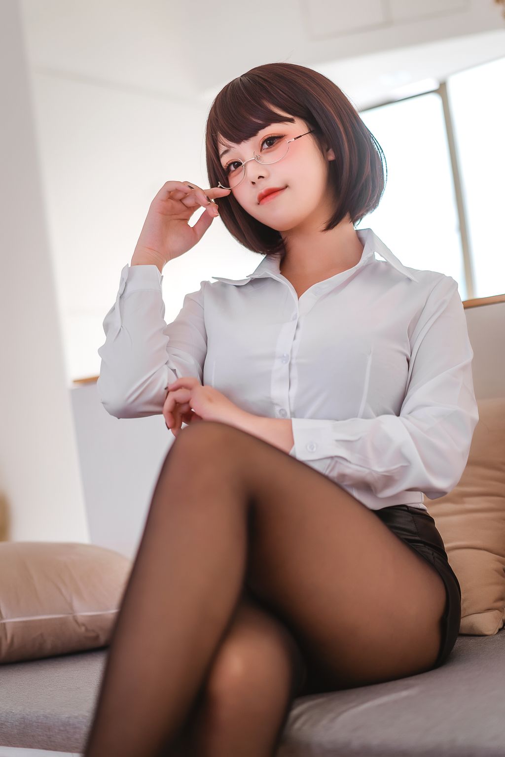 Coser  蜜汁 猫 裘 Vol062 醉 OL 52 photos - 34