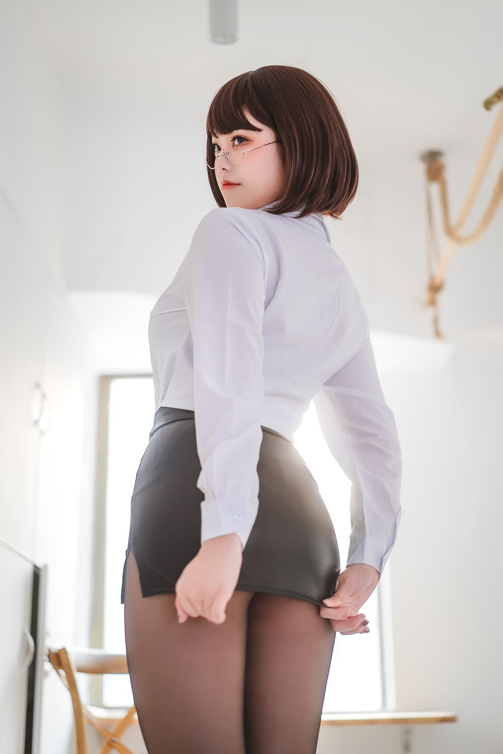 Coser  蜜汁 猫 裘 Vol062 醉 OL 52 photos - 48
