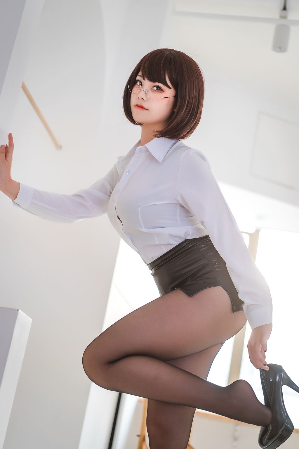 Coser  蜜汁 猫 裘 Vol062 醉 OL 52 photos - 49