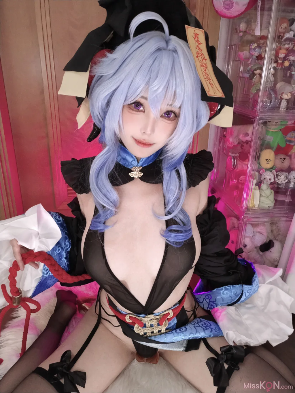 Coser蜜汁猫裘 原神 甘雨 国风小僵尸 47 photos  2 videos - 8