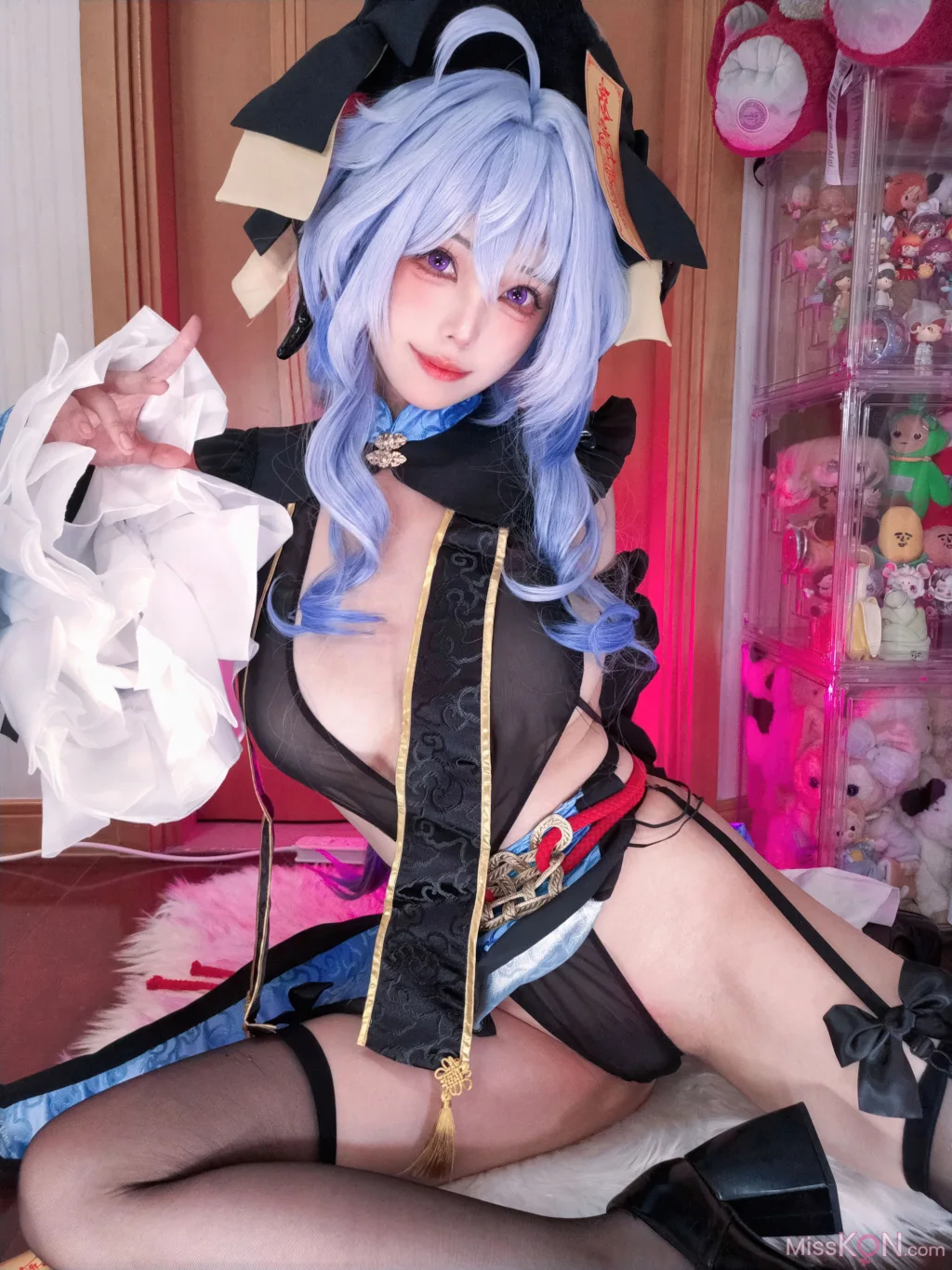Coser蜜汁猫裘 原神 甘雨 国风小僵尸 47 photos  2 videos - 22
