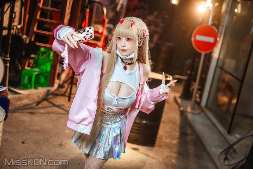 Coser蜜汁猫裘 毒蛇 65 photos