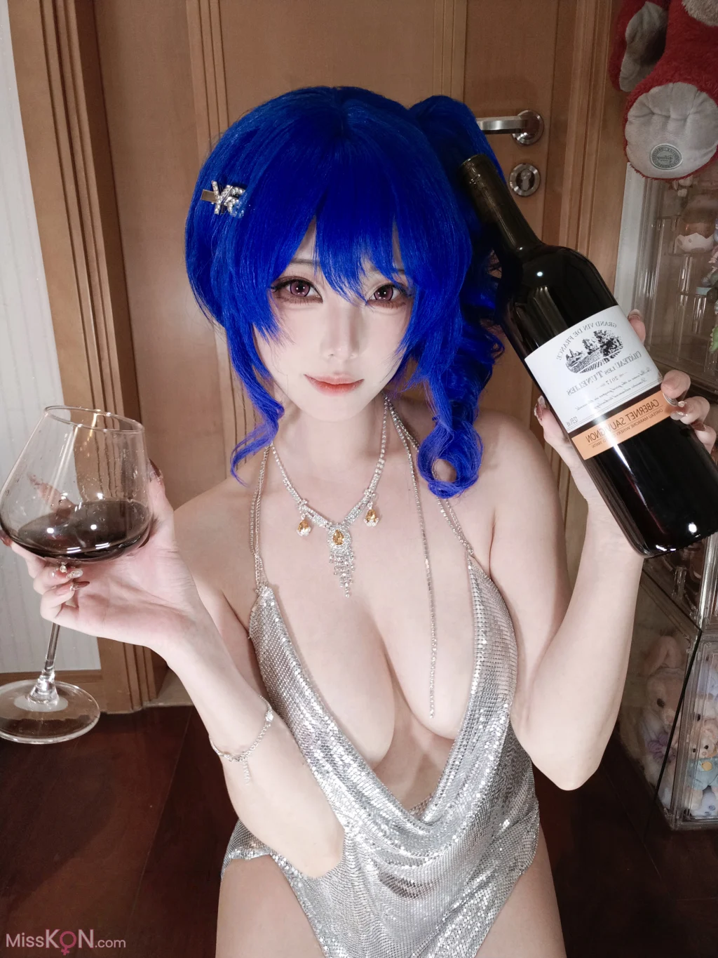 Coser蜜汁猫裘 碧蓝航线 圣路易斯礼服自拍 16 photos  1 video - 9
