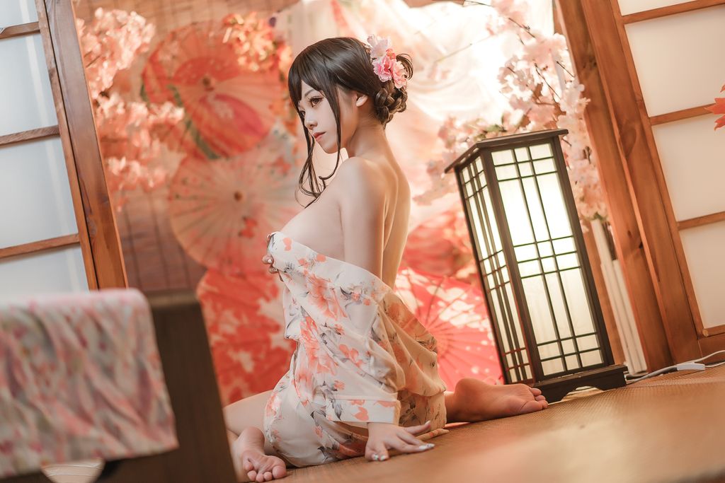 Coser蜜汁猫裘 Vol066 浴娘2 37 photos - 35