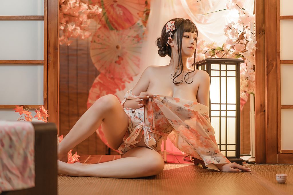 Coser蜜汁猫裘 Vol066 浴娘2 37 photos - 36