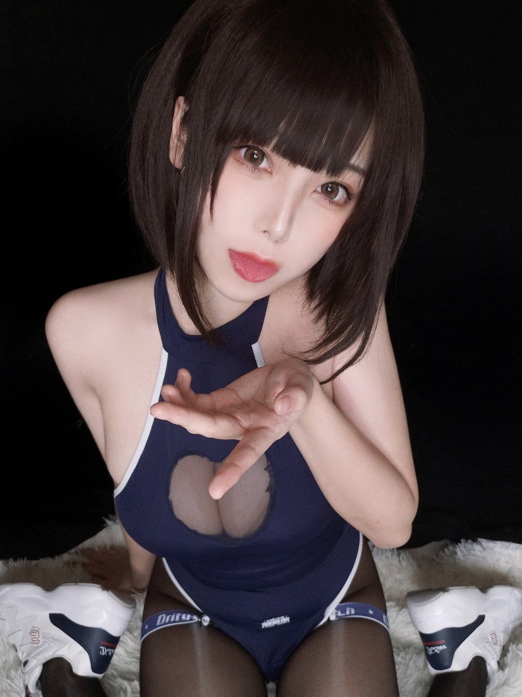Coser蜜汁猫裘 Vol069 34 photos - 34