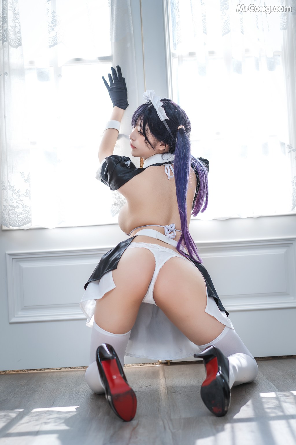 Coser蜜汁猫裘 Vol077 工作女仆 50 photos - 39