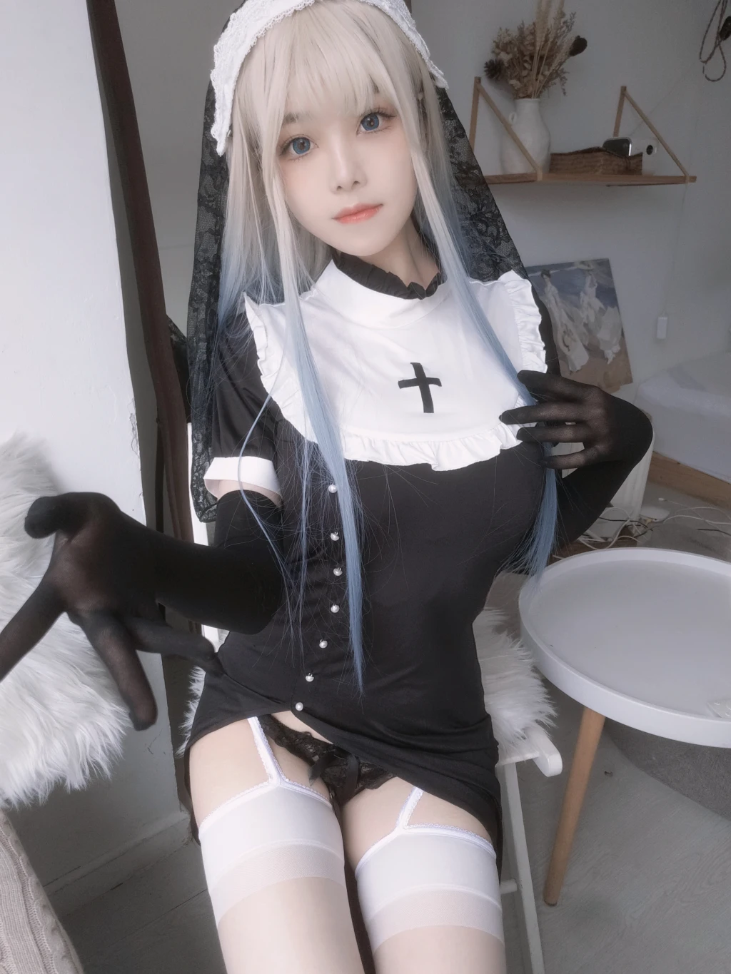 Coser蜜汁猫裘 Vol082 修女自拍 35 photos - 12