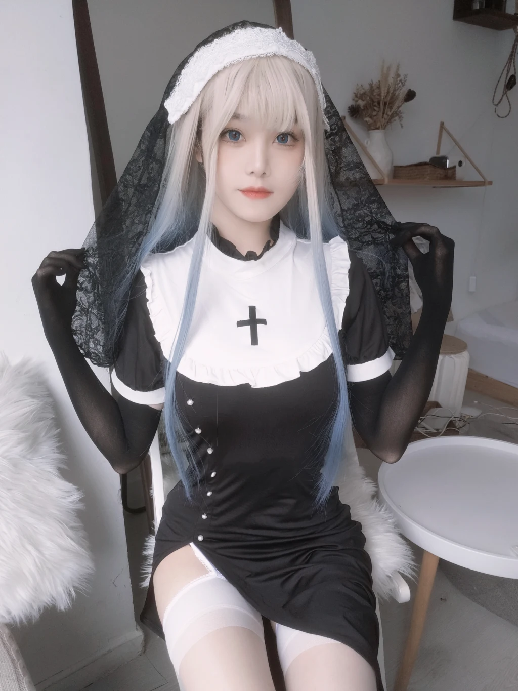 Coser蜜汁猫裘 Vol082 修女自拍 35 photos - 13
