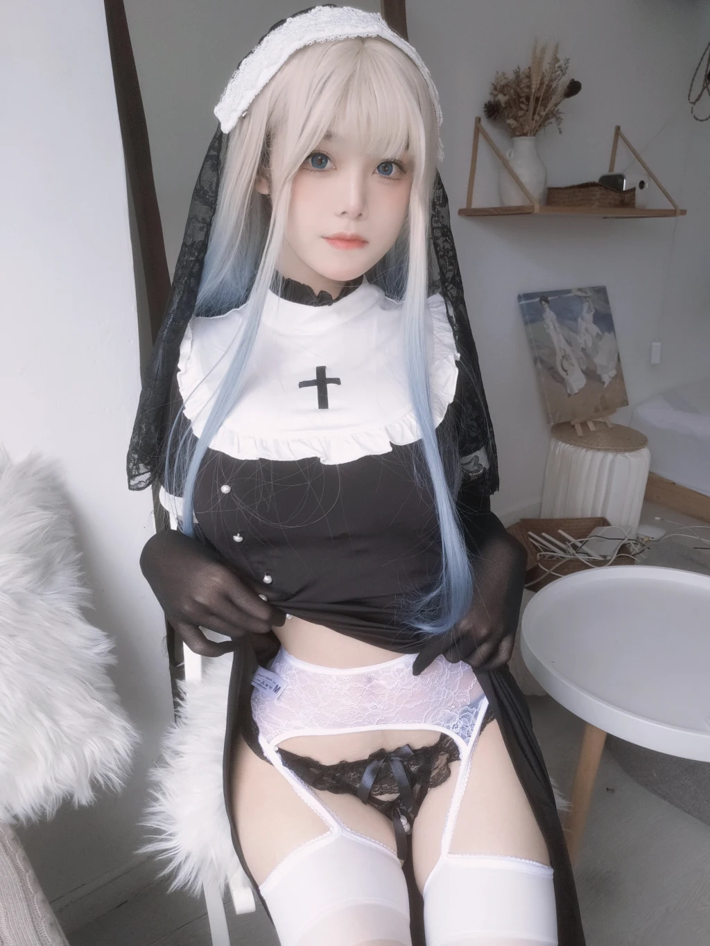 Coser蜜汁猫裘 Vol082 修女自拍 35 photos - 27
