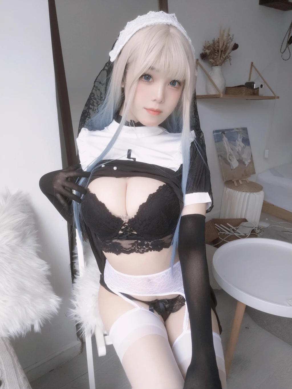 Coser蜜汁猫裘 Vol082 修女自拍 35 photos - 33