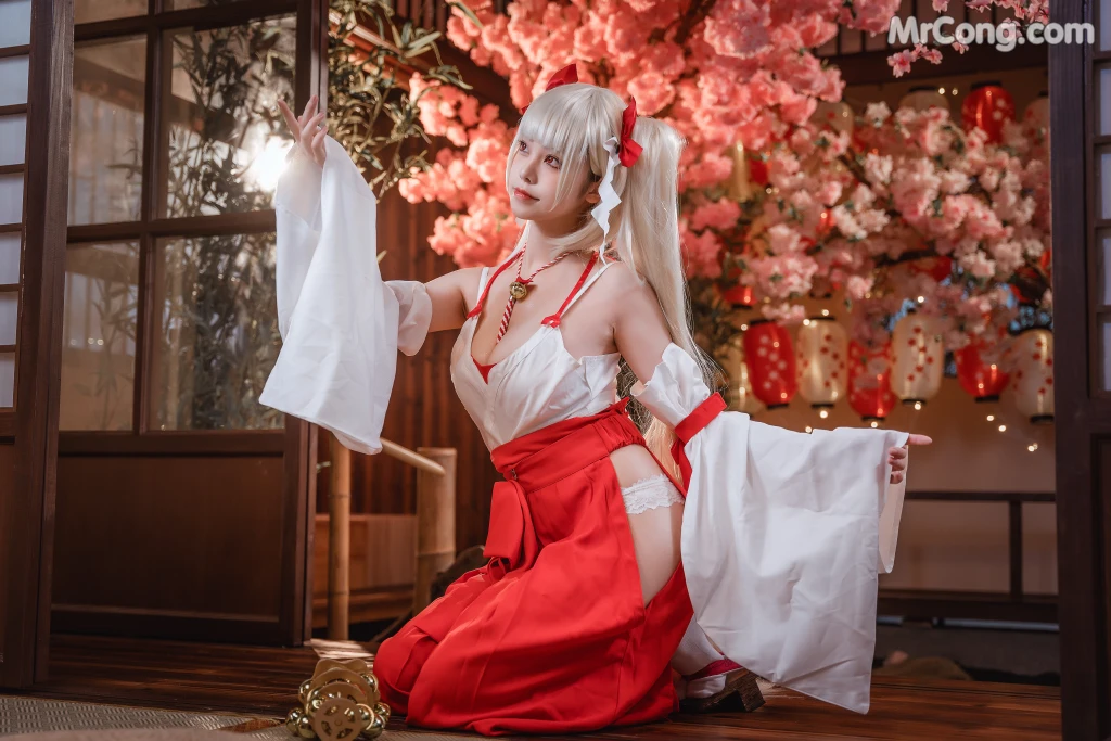 Coser蜜汁猫裘 Vol084 50 photos - 48