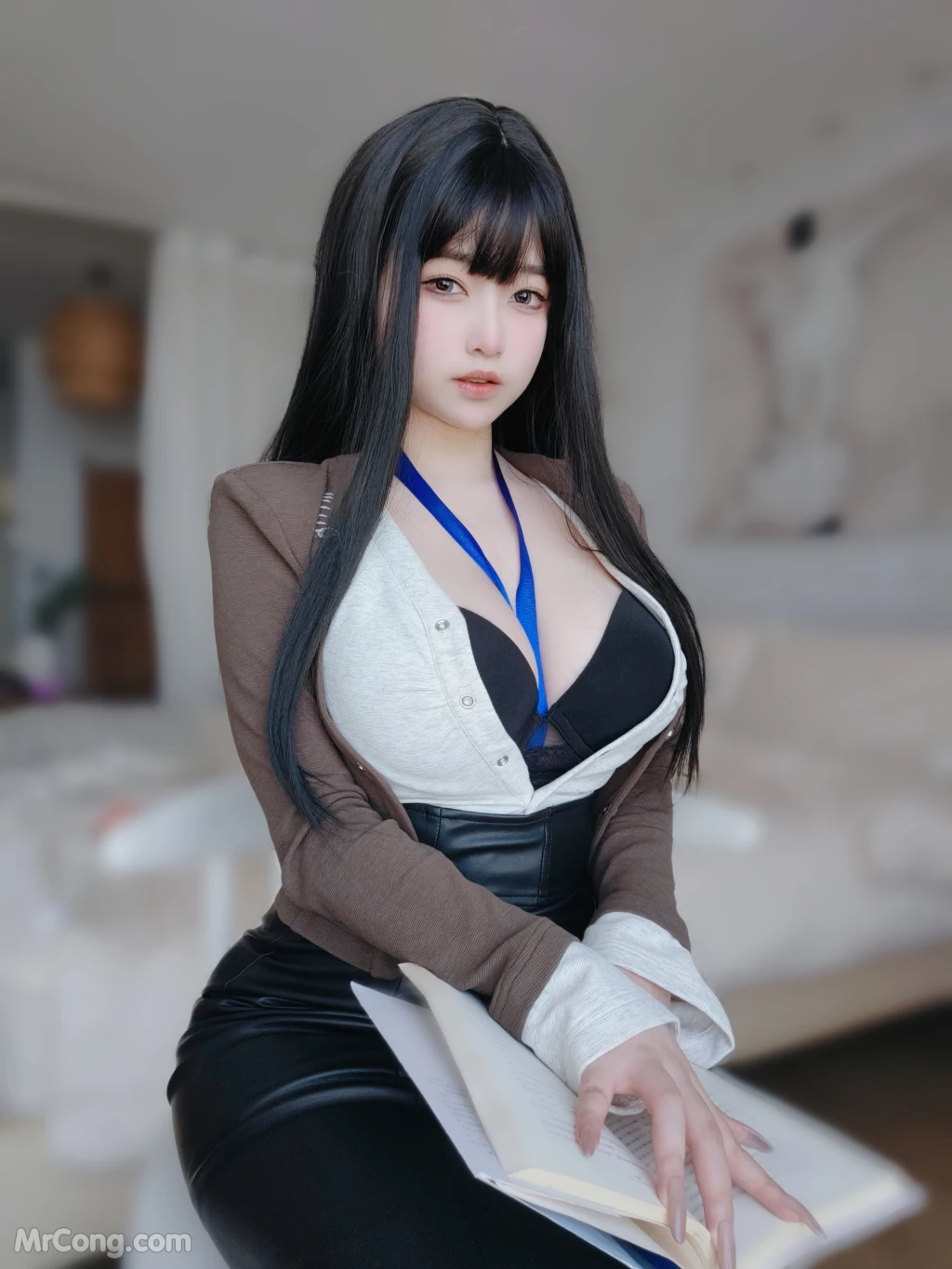 Coser女主K 上司的秘密 109 photos - 2